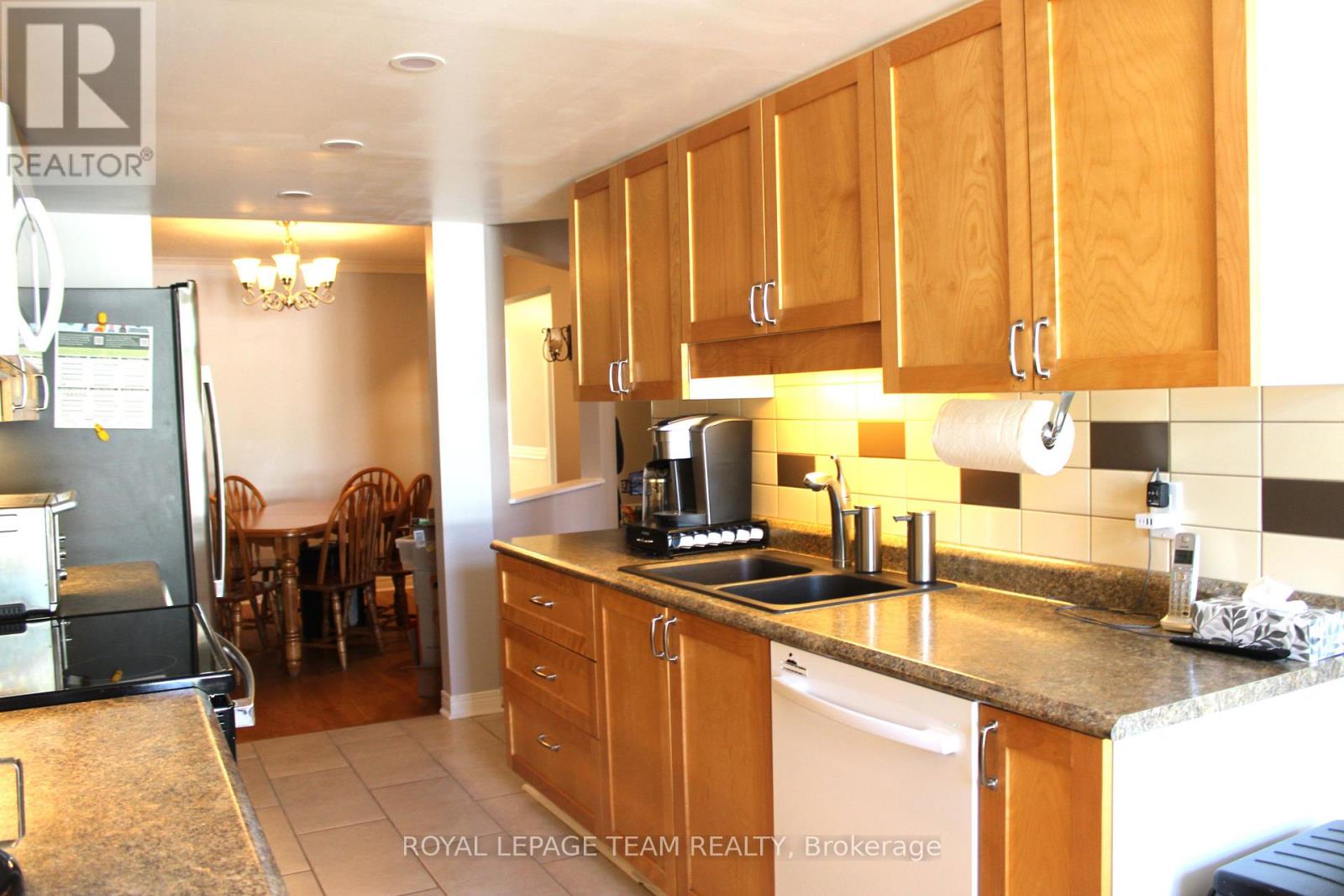 19 Locheland Crescent, Ottawa, Ontario  K2G 6H2 - Photo 13 - X12409009