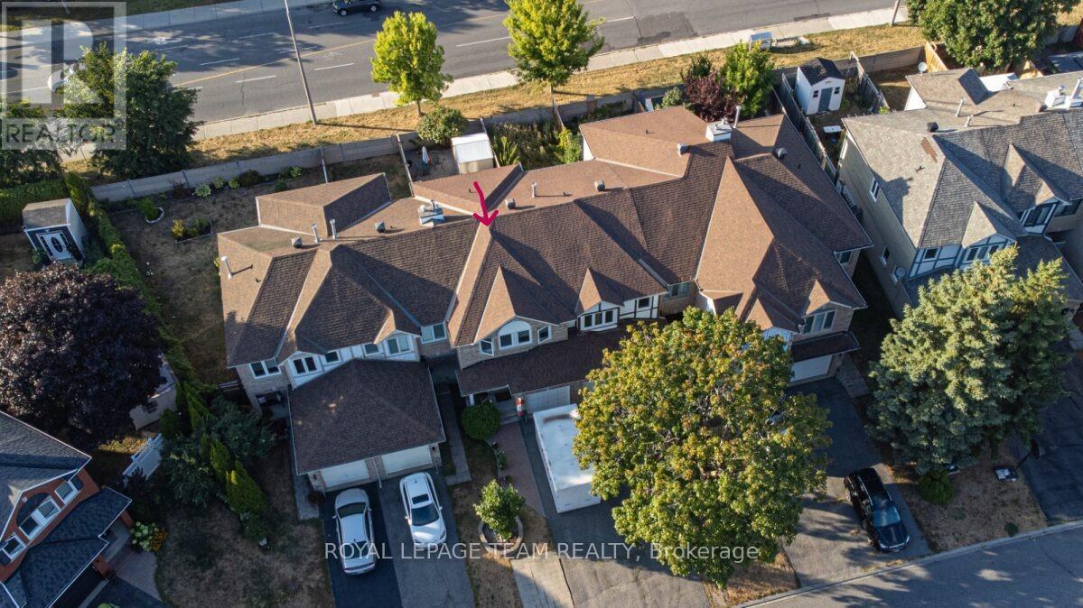 19 Locheland Crescent, Ottawa, Ontario  K2G 6H2 - Photo 2 - X12409009