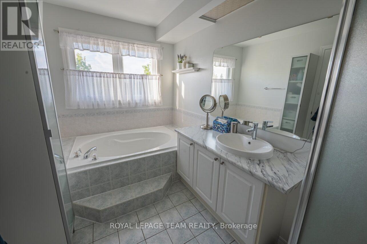 19 Locheland Crescent, Ottawa, Ontario  K2G 6H2 - Photo 28 - X12409009