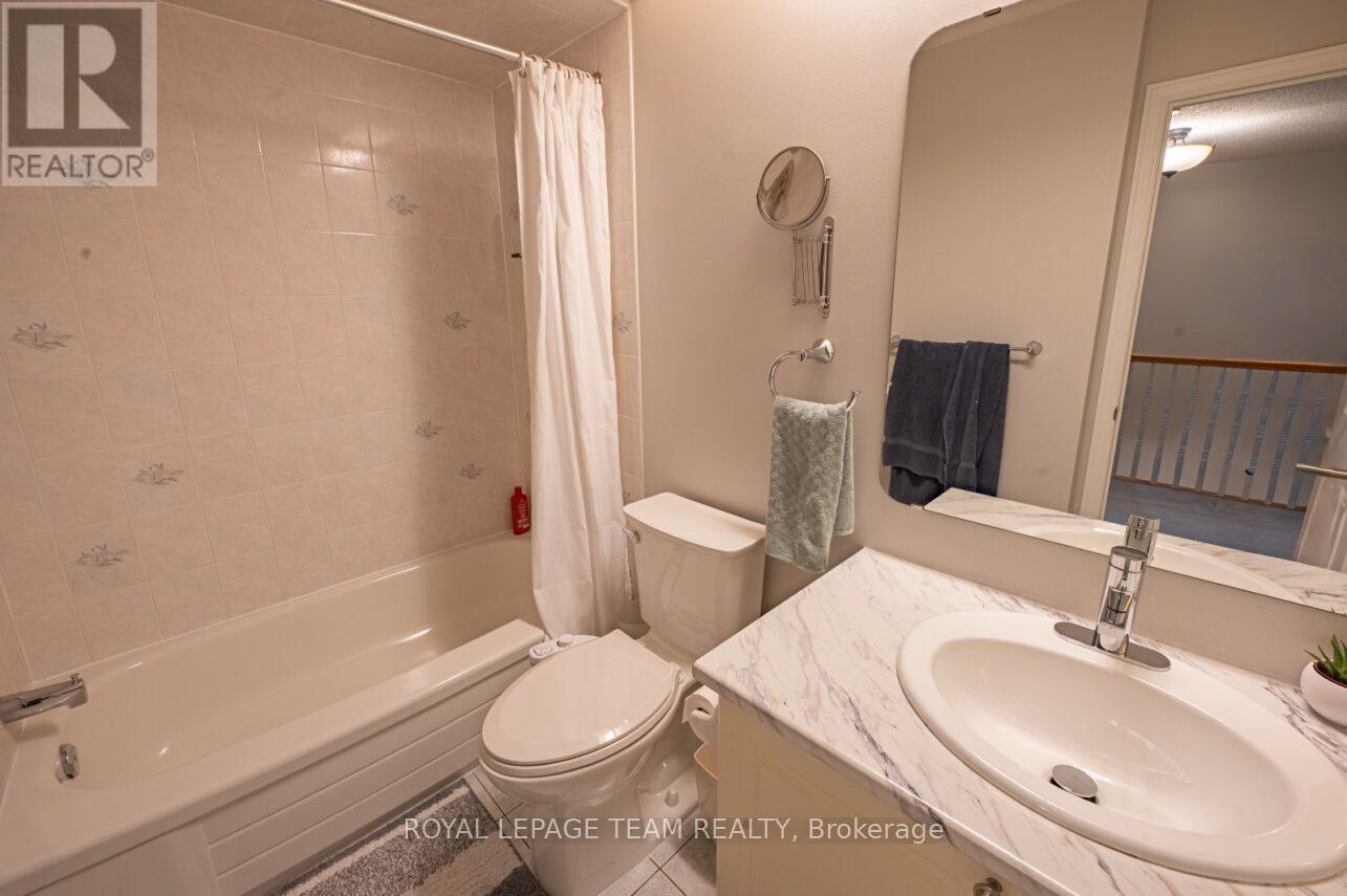 19 Locheland Crescent, Ottawa, Ontario  K2G 6H2 - Photo 33 - X12409009