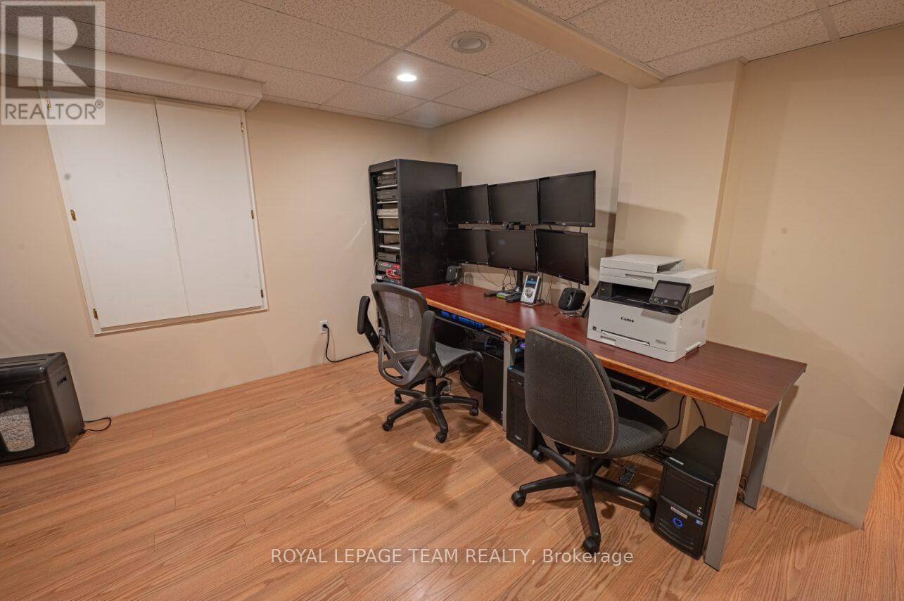 19 Locheland Crescent, Ottawa, Ontario  K2G 6H2 - Photo 36 - X12409009