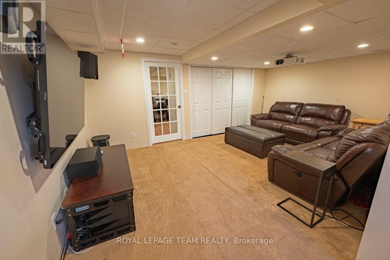 19 Locheland Crescent, Ottawa, Ontario  K2G 6H2 - Photo 39 - X12409009