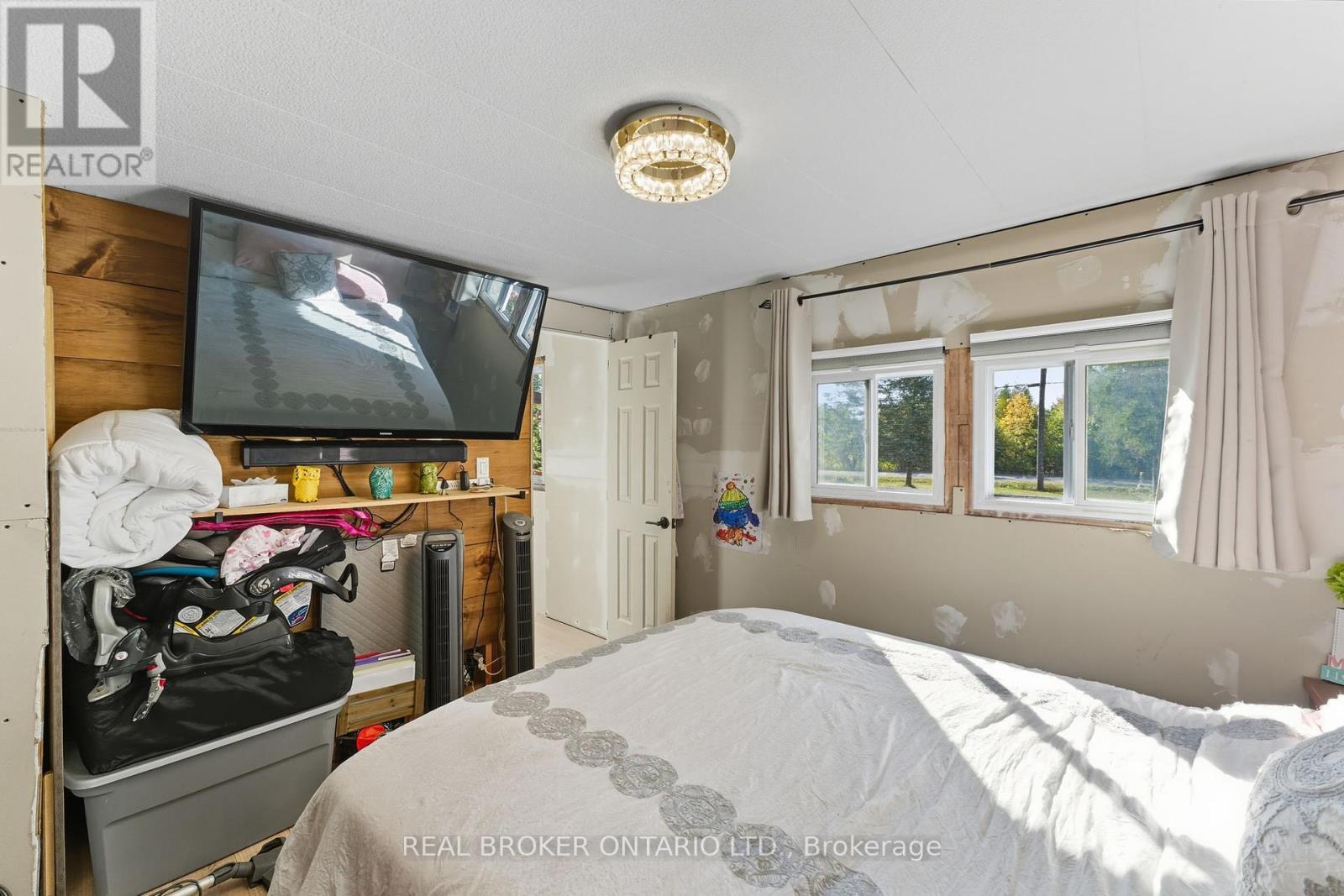 1011 Whitney Road, North Grenville, Ontario  K0G 1J0 - Photo 17 - X12409114