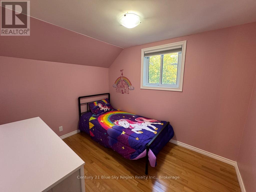 140 Fifth Avenue W, North Bay, Ontario  P1B 3N5 - Photo 12 - X12409022