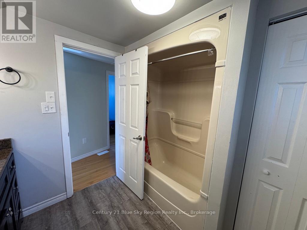 140 Fifth Avenue W, North Bay, Ontario  P1B 3N5 - Photo 14 - X12409022