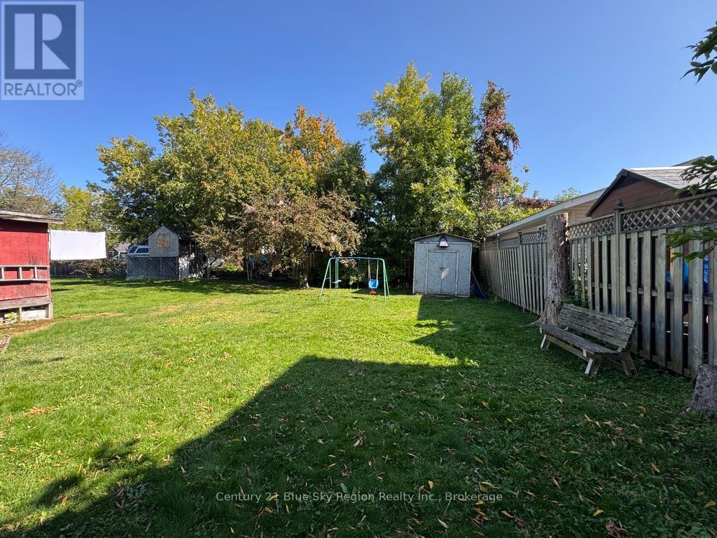 140 Fifth Avenue W, North Bay, Ontario  P1B 3N5 - Photo 17 - X12409022