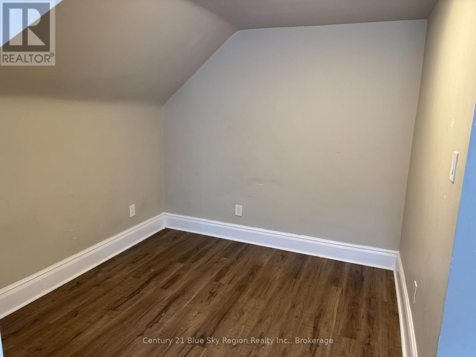 136 Second Avenue E, North Bay, Ontario  P1B 1L2 - Photo 11 - X12409067