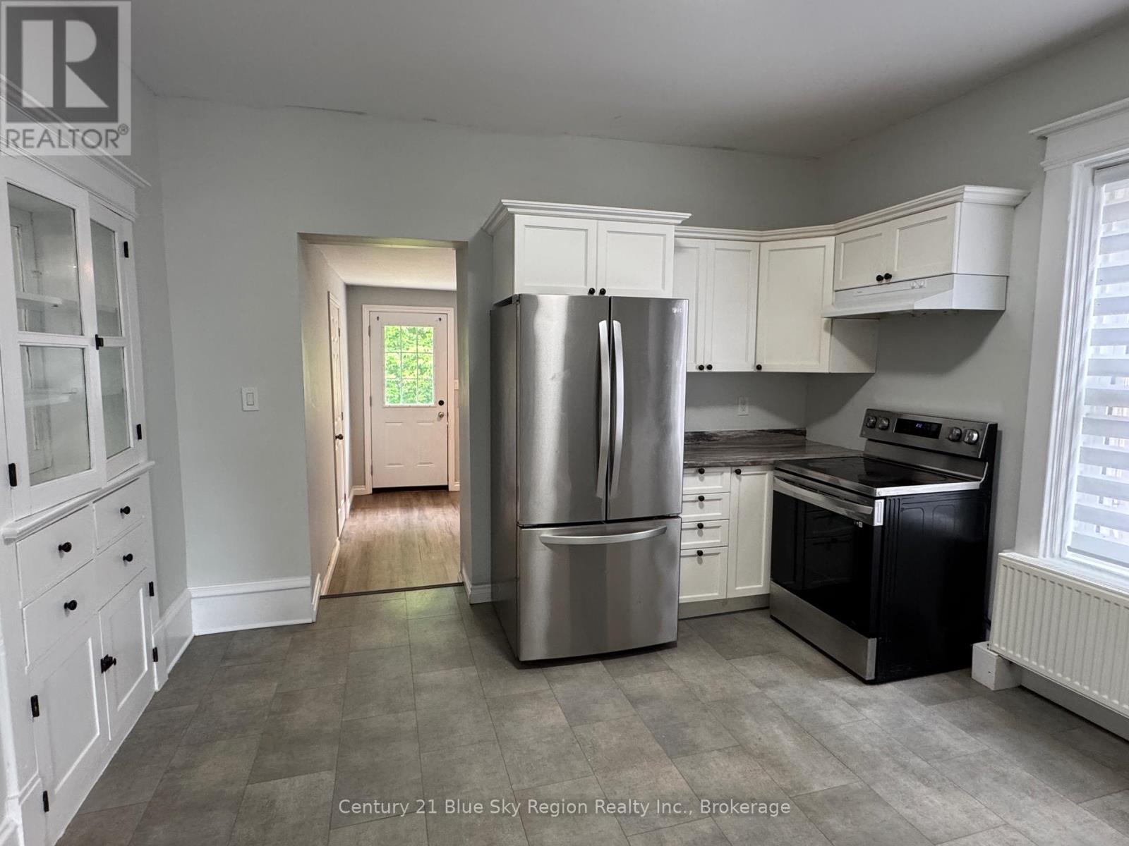 136 Second Avenue E, North Bay, Ontario  P1B 1L2 - Photo 5 - X12409067