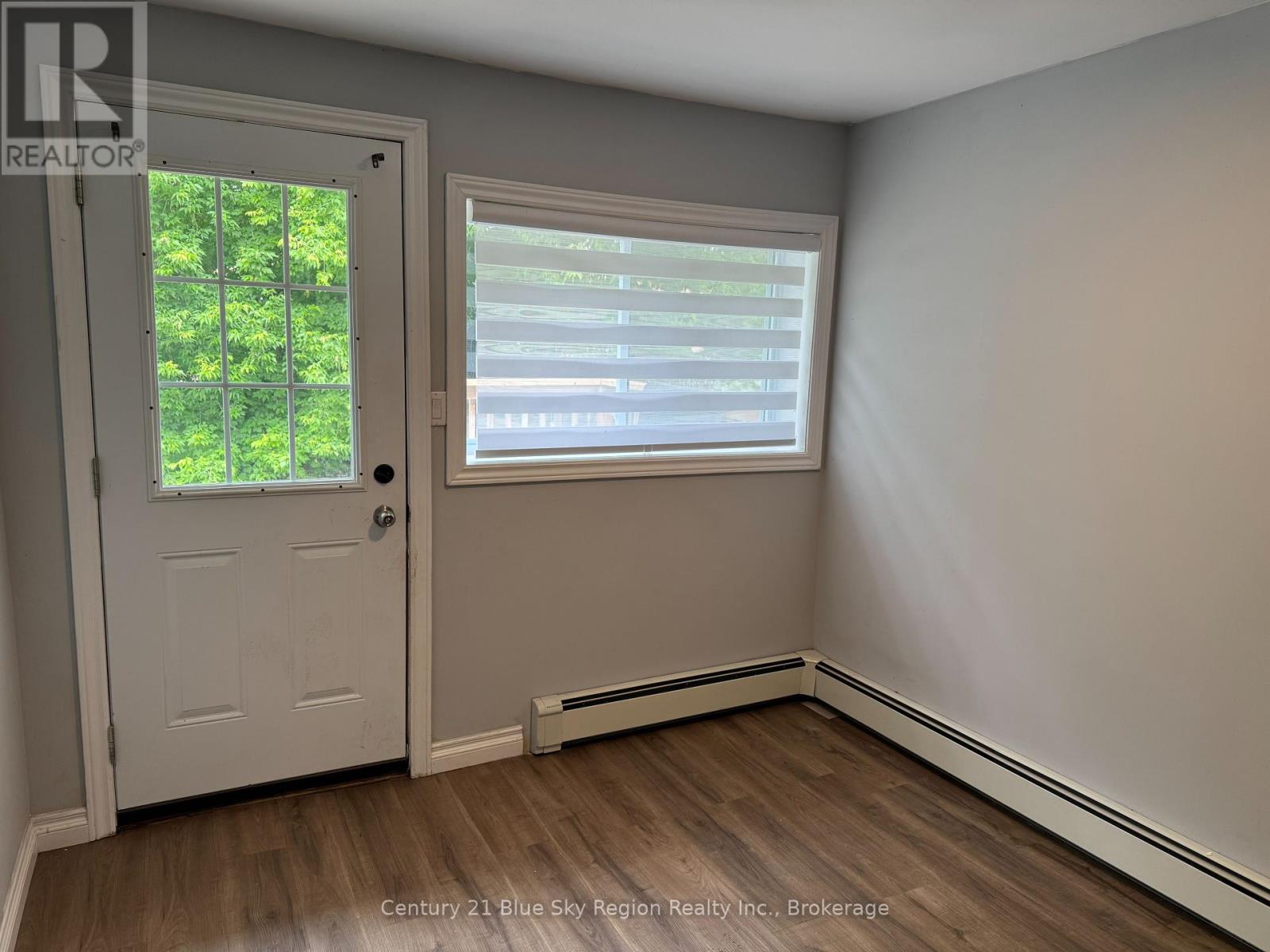 136 Second Avenue E, North Bay, Ontario  P1B 1L2 - Photo 9 - X12409067