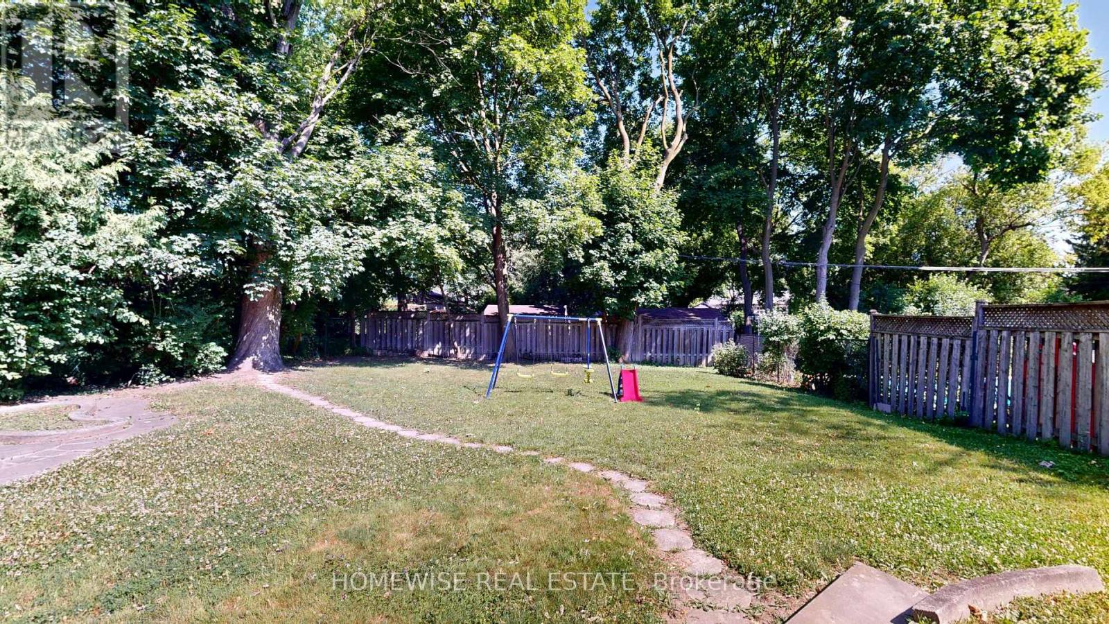 142 Betty Ann Drive, Toronto, Ontario  M2N 1X4 - Photo 16 - C12408809