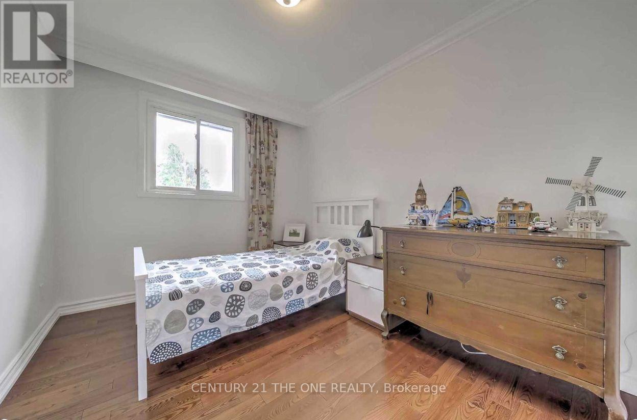 45 Greyhound Drive, Toronto, Ontario  M2H 1K2 - Photo 14 - C12408825