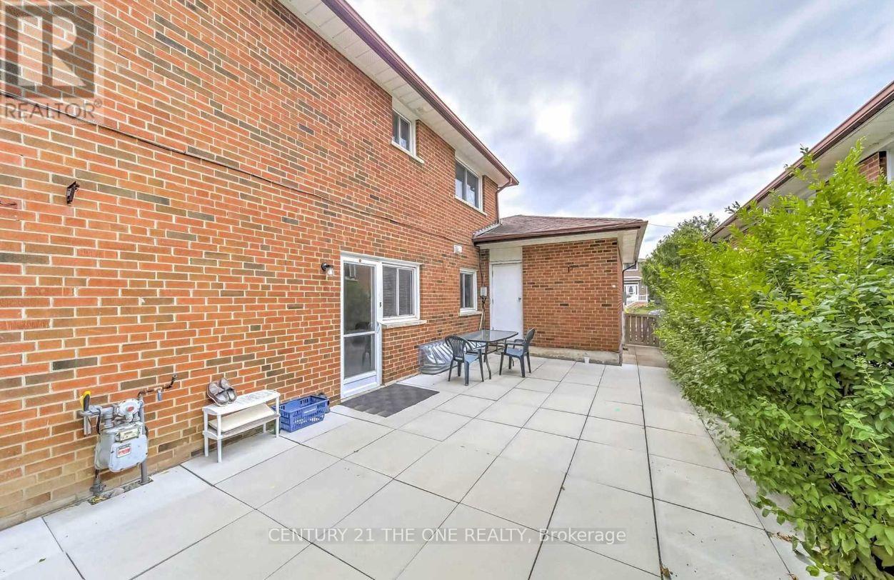 45 Greyhound Drive, Toronto, Ontario  M2H 1K2 - Photo 17 - C12408825