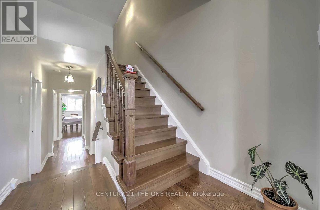 45 Greyhound Drive, Toronto, Ontario  M2H 1K2 - Photo 5 - C12408825
