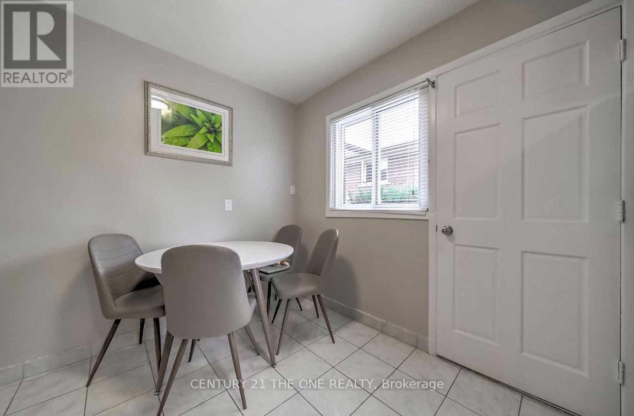 45 Greyhound Drive, Toronto, Ontario  M2H 1K2 - Photo 8 - C12408825