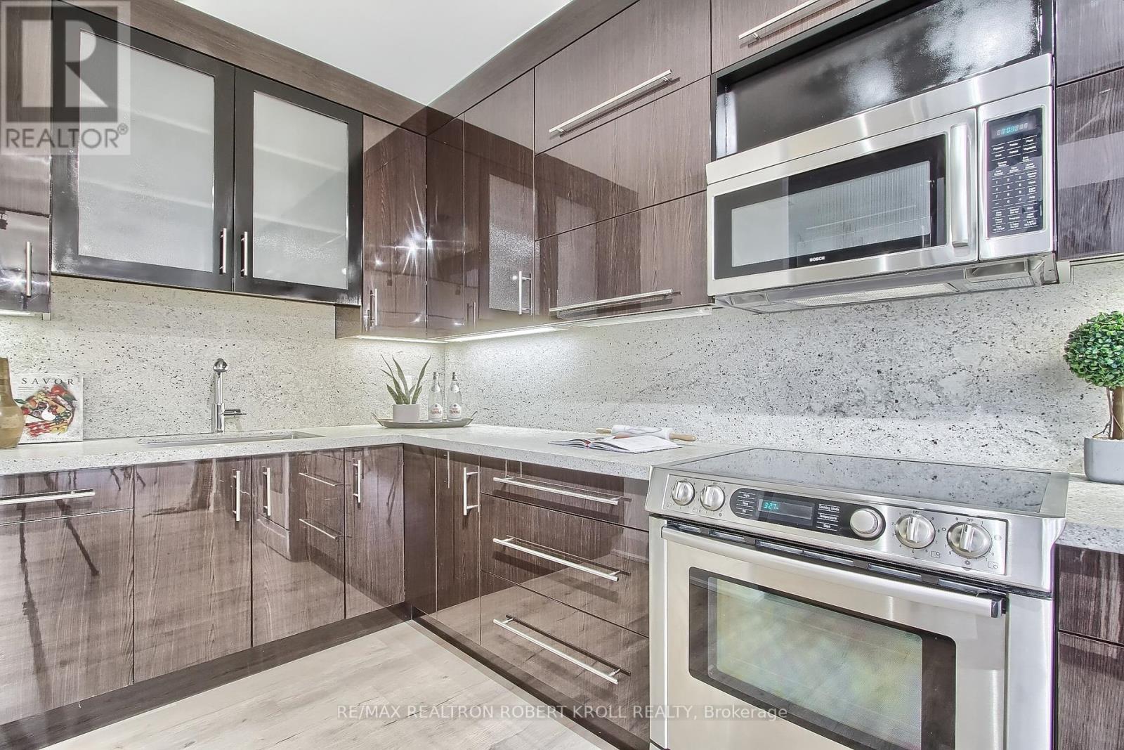 406 - 55a Avenue Road, Toronto, Ontario  M5R 2G3 - Photo 12 - C12408860