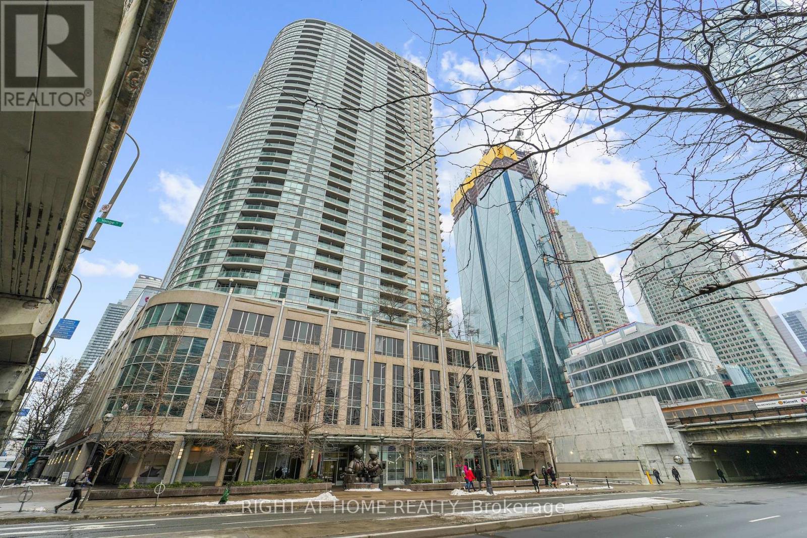 2315 - 18 Yonge Street, Toronto, Ontario  M5E 1Z8 - Photo 1 - C12408864