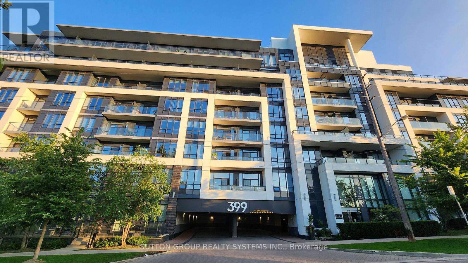 215 - 399 Spring Garden Avenue, Toronto, Ontario  M2N 3H6 - Photo 1 - C12408888