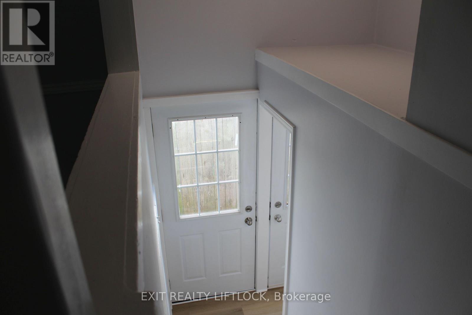 166 Stewart Street, Peterborough, Ontario  K9J 3M5 - Photo 11 - X12408920