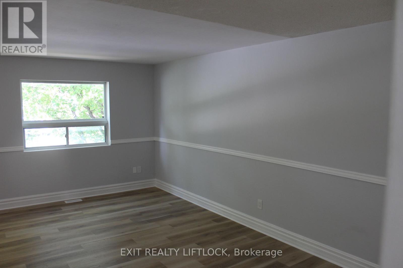 166 Stewart Street, Peterborough, Ontario  K9J 3M5 - Photo 7 - X12408920