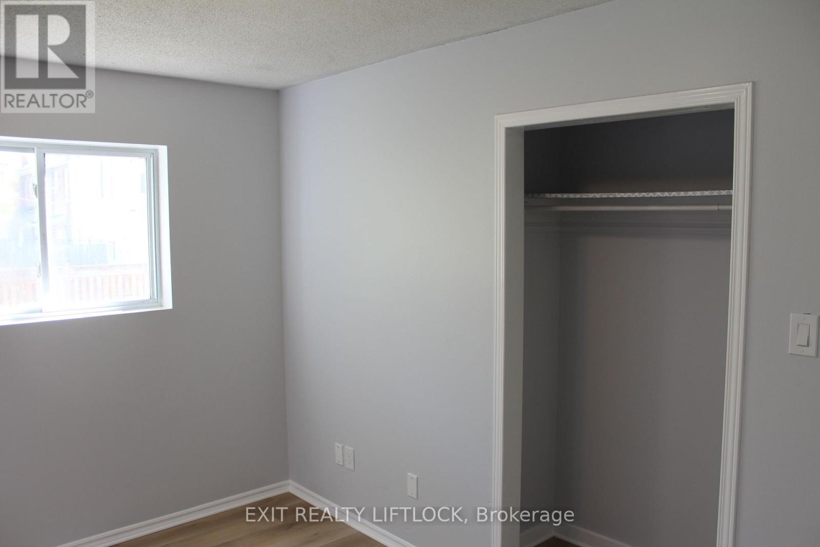 166 Stewart Street, Peterborough, Ontario  K9J 3M5 - Photo 9 - X12408920