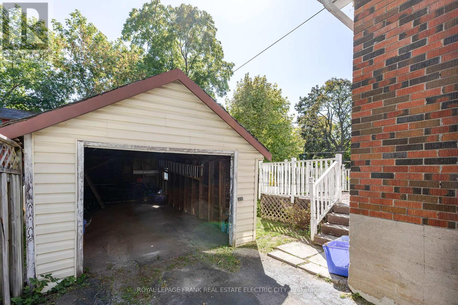 287 Mcgill Street, Peterborough, Ontario  K9J 1W4 - Photo 3 - X12409049