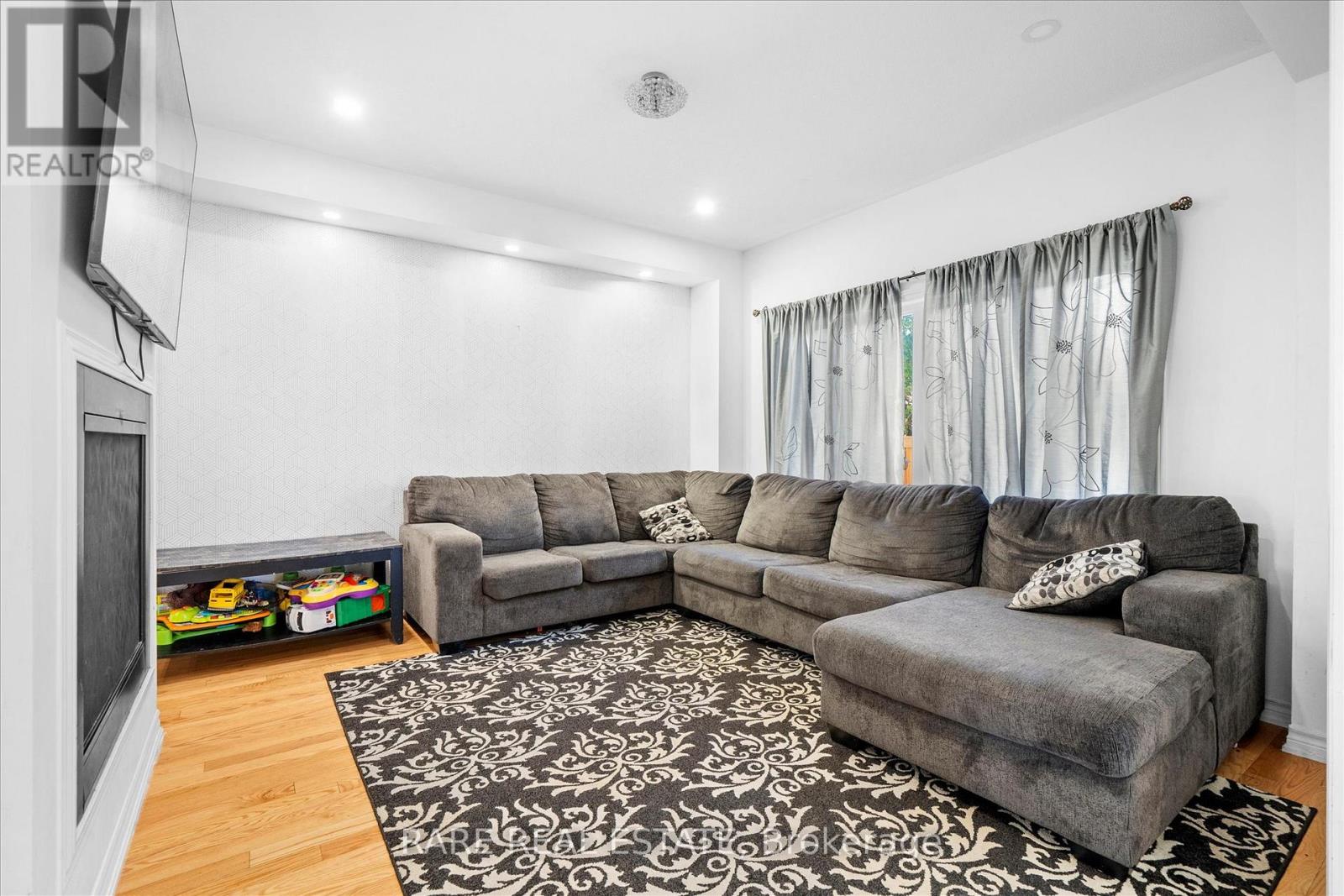 267 Fleetwood Drive, Oshawa, Ontario  L1K 3E8 - Photo 9 - E12408894