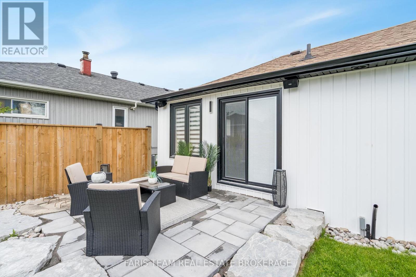 1135 Poplar Drive, Innisfil, Ontario  L0L 1R0 - Photo 22 - N12408833