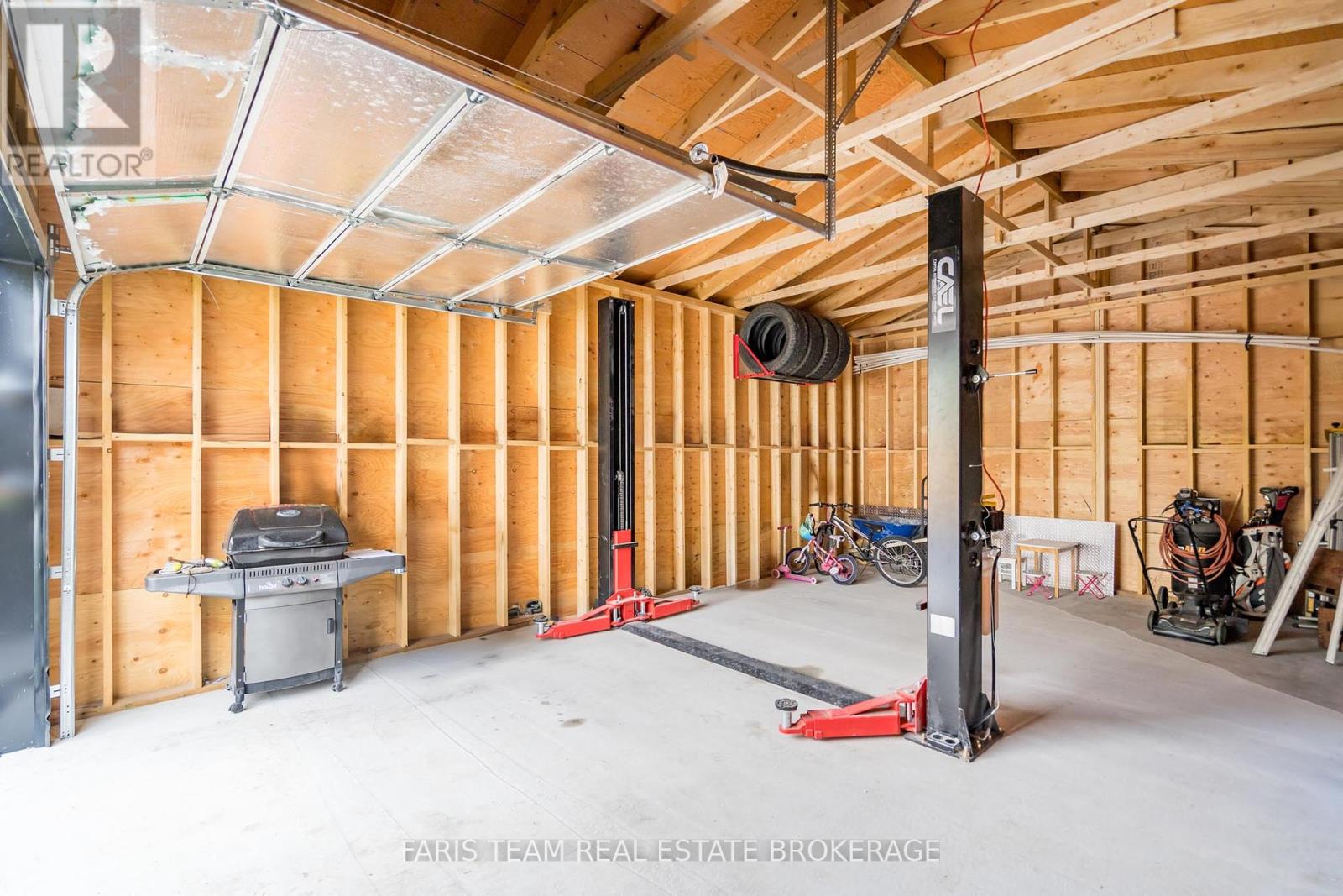 1135 Poplar Drive, Innisfil, Ontario  L0L 1R0 - Photo 28 - N12408833