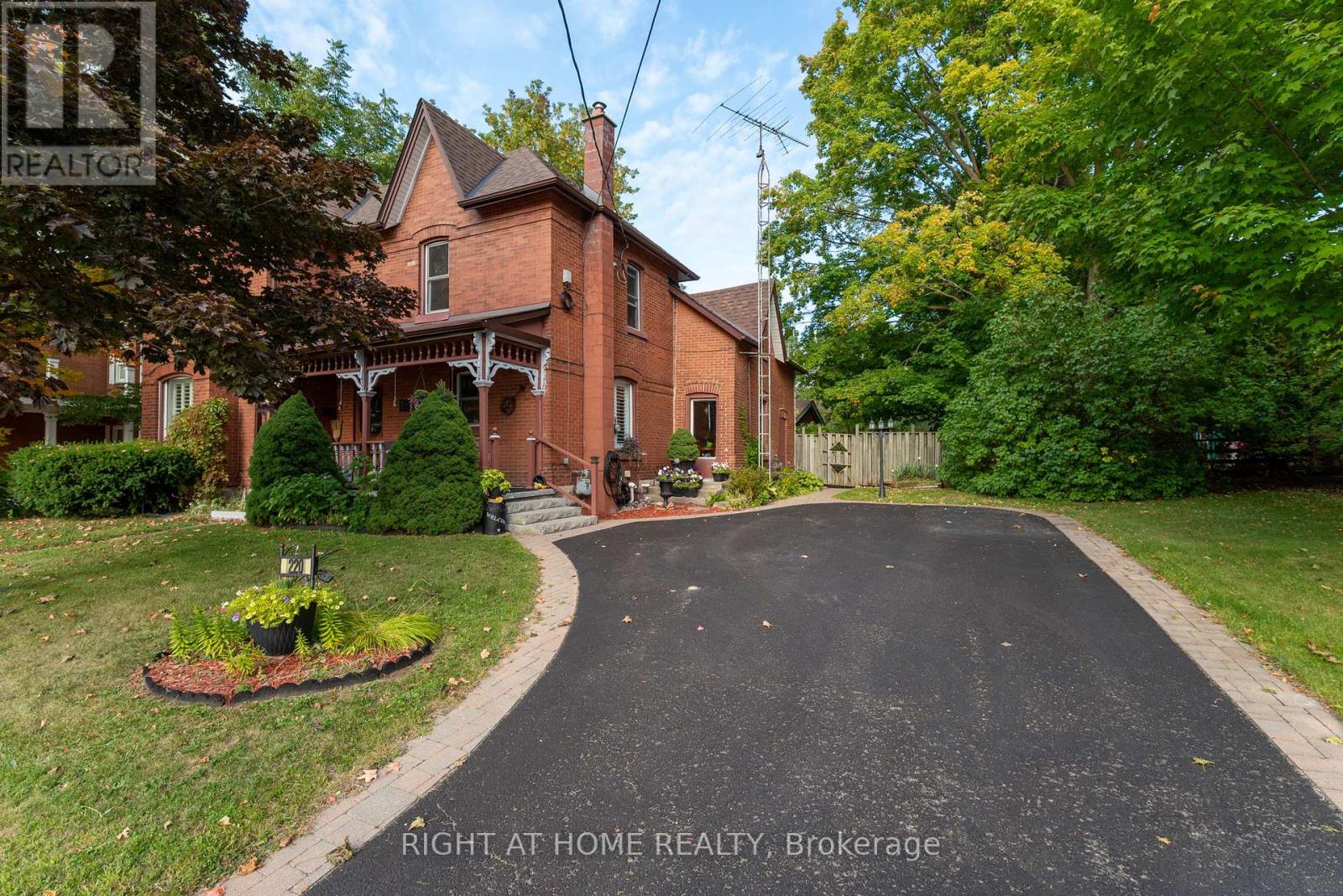 220 BARRIE STREET, Essa, Ontario