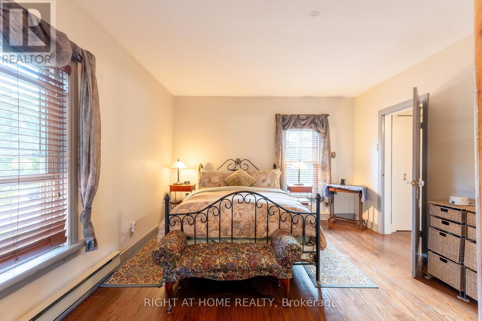 220 Barrie Street, Essa (Thornton), Ontario  L0L 2N0 - Photo 16 - N12408844