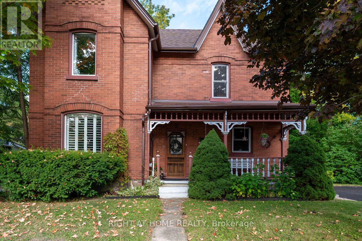 220 Barrie Street, Essa (Thornton), Ontario  L0L 2N0 - Photo 2 - N12408844