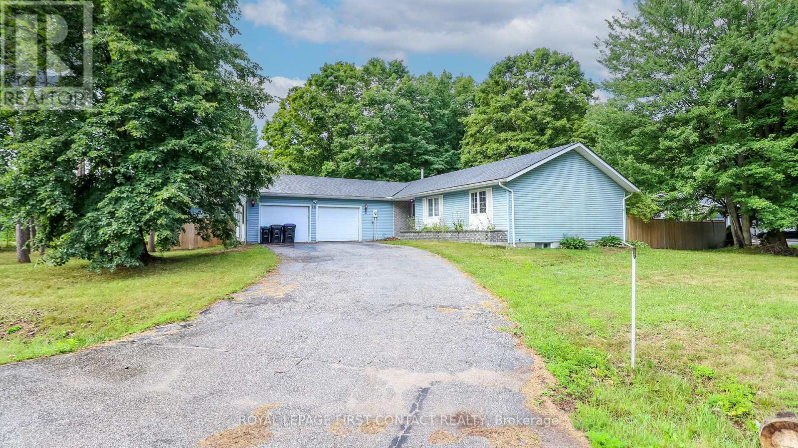 24 Howard Avenue, Tiny, Ontario  L0L 2T0 - Photo 1 - S12408791