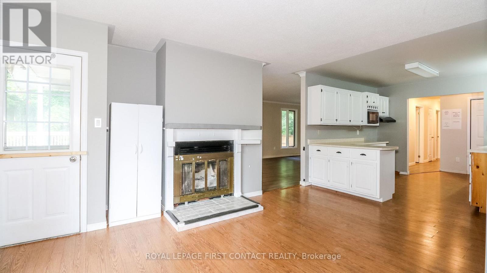 24 Howard Avenue, Tiny, Ontario  L0L 2T0 - Photo 10 - S12408791