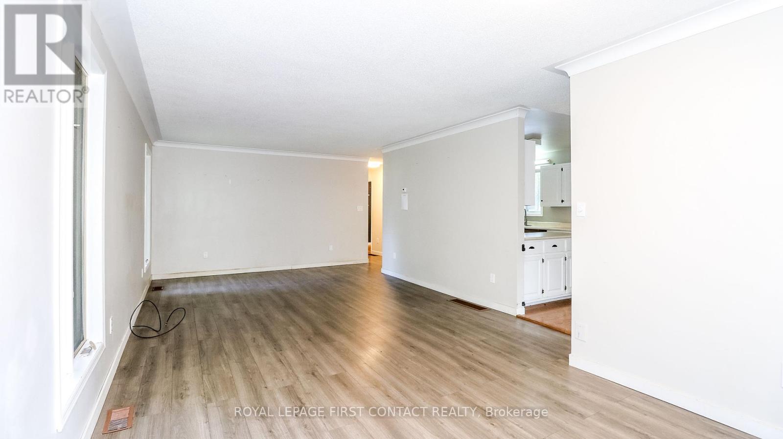 24 Howard Avenue, Tiny, Ontario  L0L 2T0 - Photo 15 - S12408791