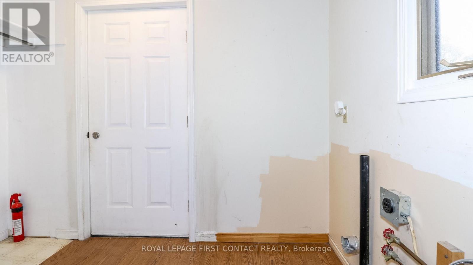 24 Howard Avenue, Tiny, Ontario  L0L 2T0 - Photo 23 - S12408791