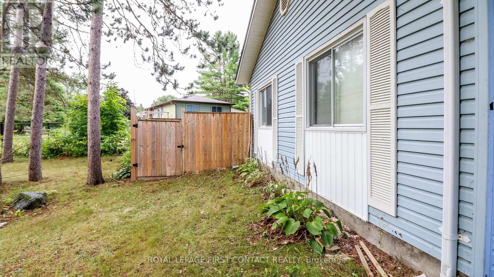 24 Howard Avenue, Tiny, Ontario  L0L 2T0 - Photo 37 - S12408791