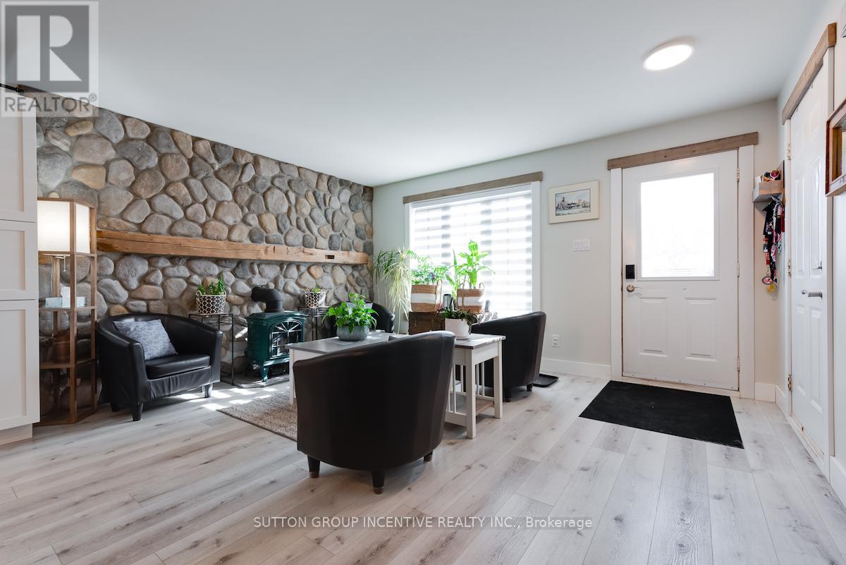 12 Brighton Road, Barrie, Ontario  L4M 6S5 - Photo 11 - S12408848