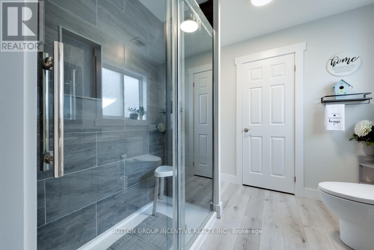 12 Brighton Road, Barrie, Ontario  L4M 6S5 - Photo 16 - S12408848