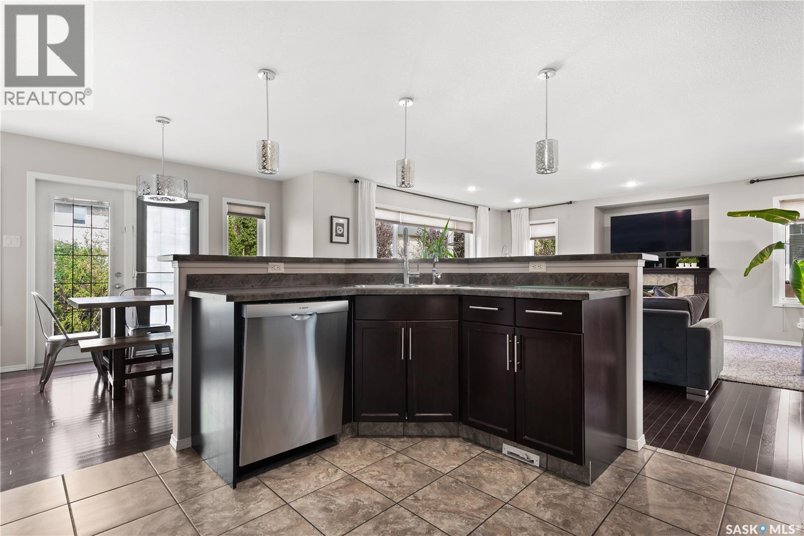 8310 Wascana Gardens Way, Regina, Saskatchewan  S4V 1E9 - Photo 10 - SK018589