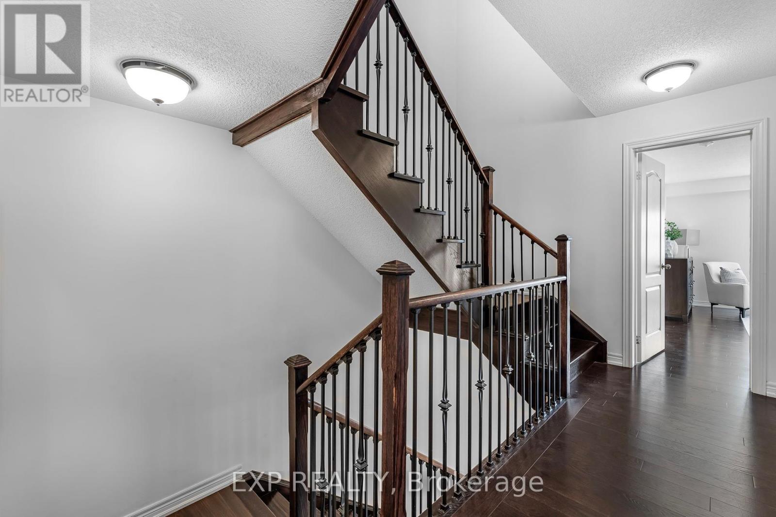 392 Grindstone Trail, Oakville, Ontario  L6H 0S1 - Photo 14 - W12408801