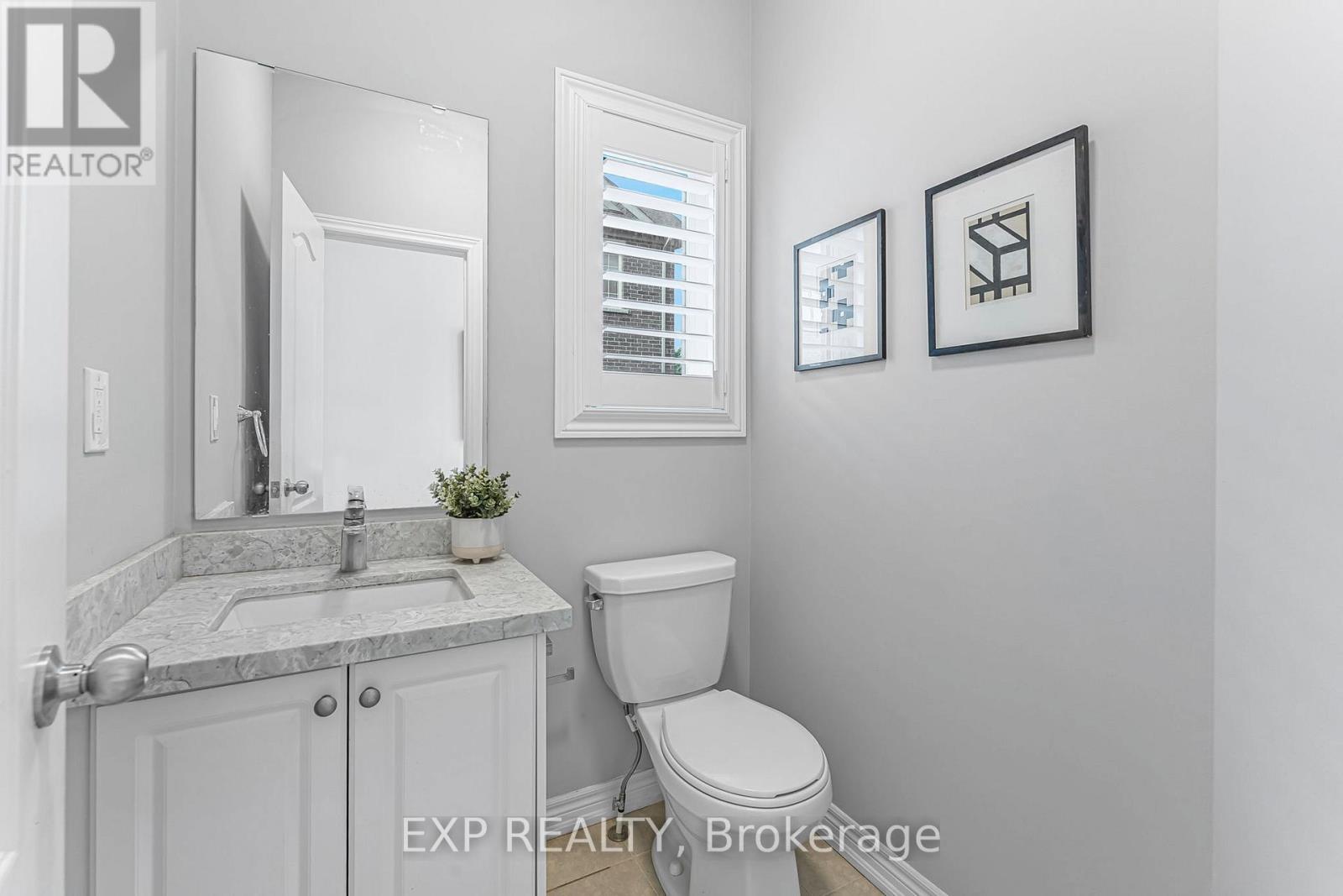 392 Grindstone Trail, Oakville, Ontario  L6H 0S1 - Photo 3 - W12408801