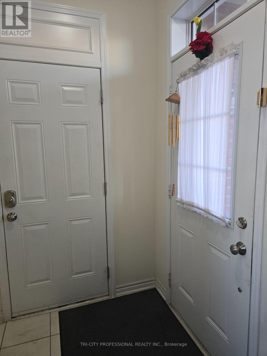 520 Edenbrook Hill Drive, Brampton, Ontario  L7A 4T7 - Photo 14 - W12408810