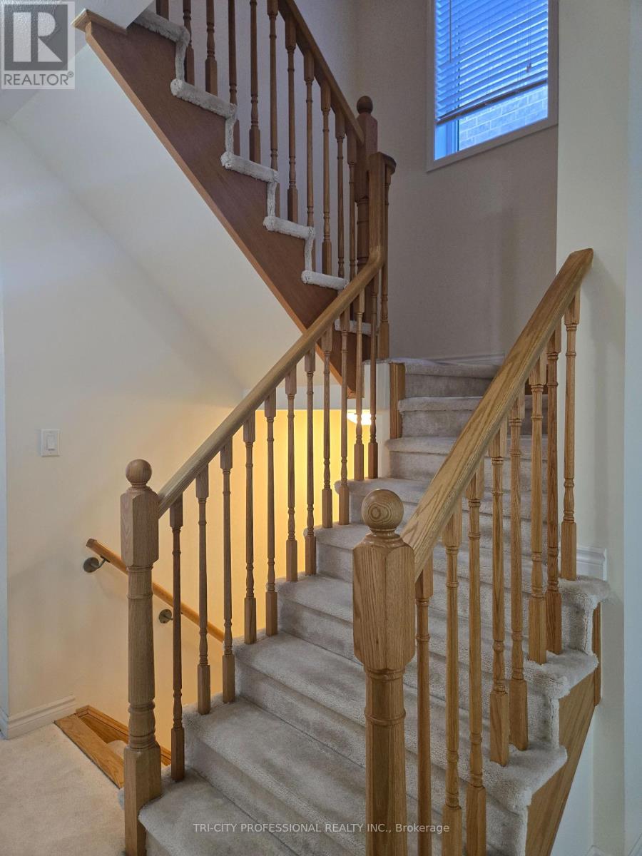 520 Edenbrook Hill Drive, Brampton, Ontario  L7A 4T7 - Photo 17 - W12408810
