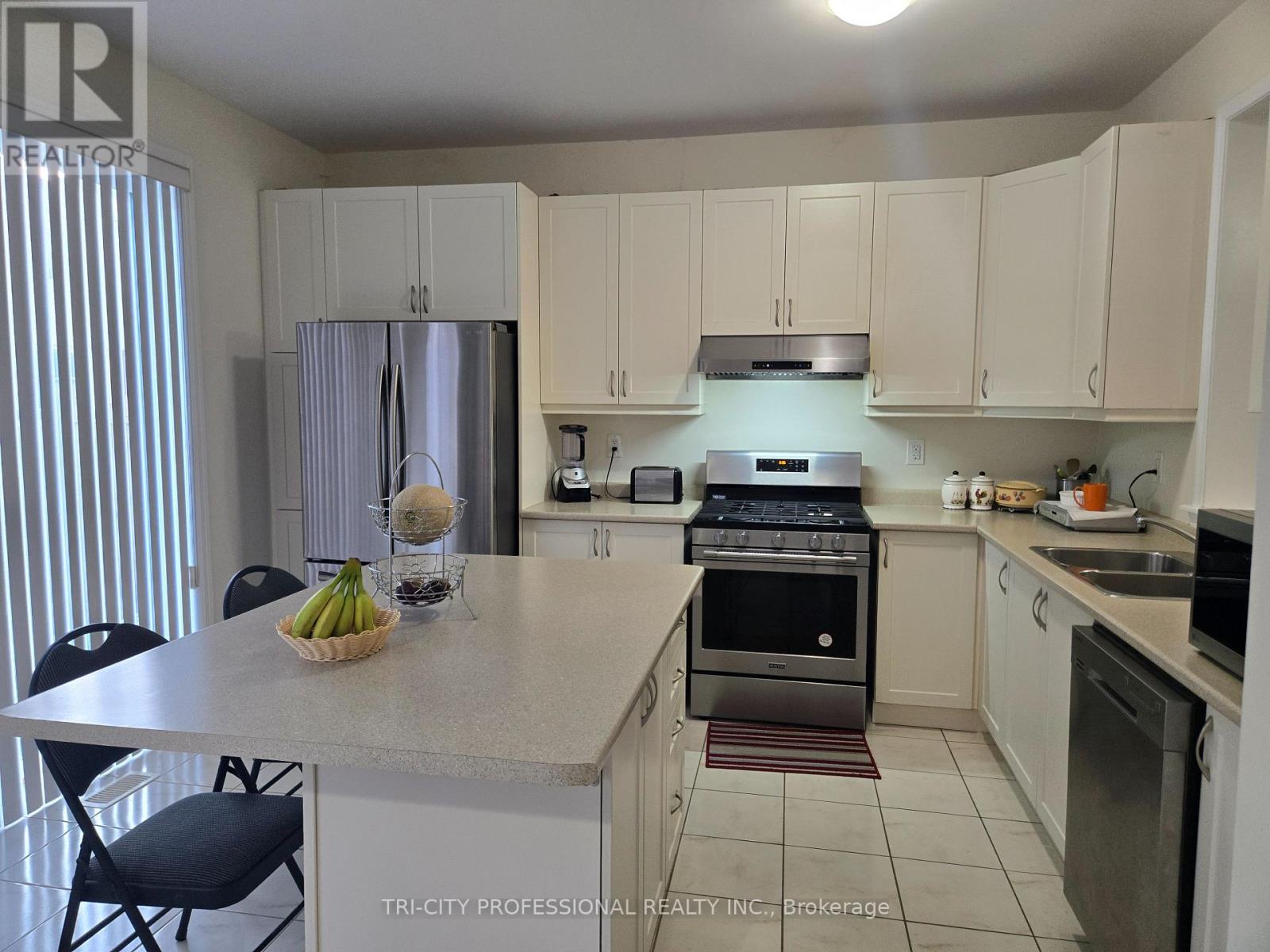 520 Edenbrook Hill Drive, Brampton, Ontario  L7A 4T7 - Photo 32 - W12408810