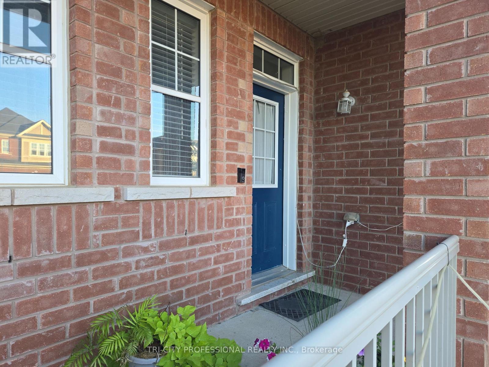 520 Edenbrook Hill Drive, Brampton, Ontario  L7A 4T7 - Photo 4 - W12408810