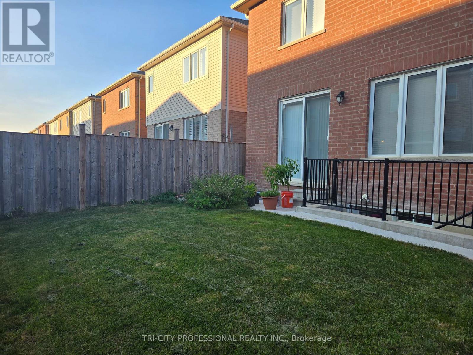 520 Edenbrook Hill Drive, Brampton, Ontario  L7A 4T7 - Photo 7 - W12408810