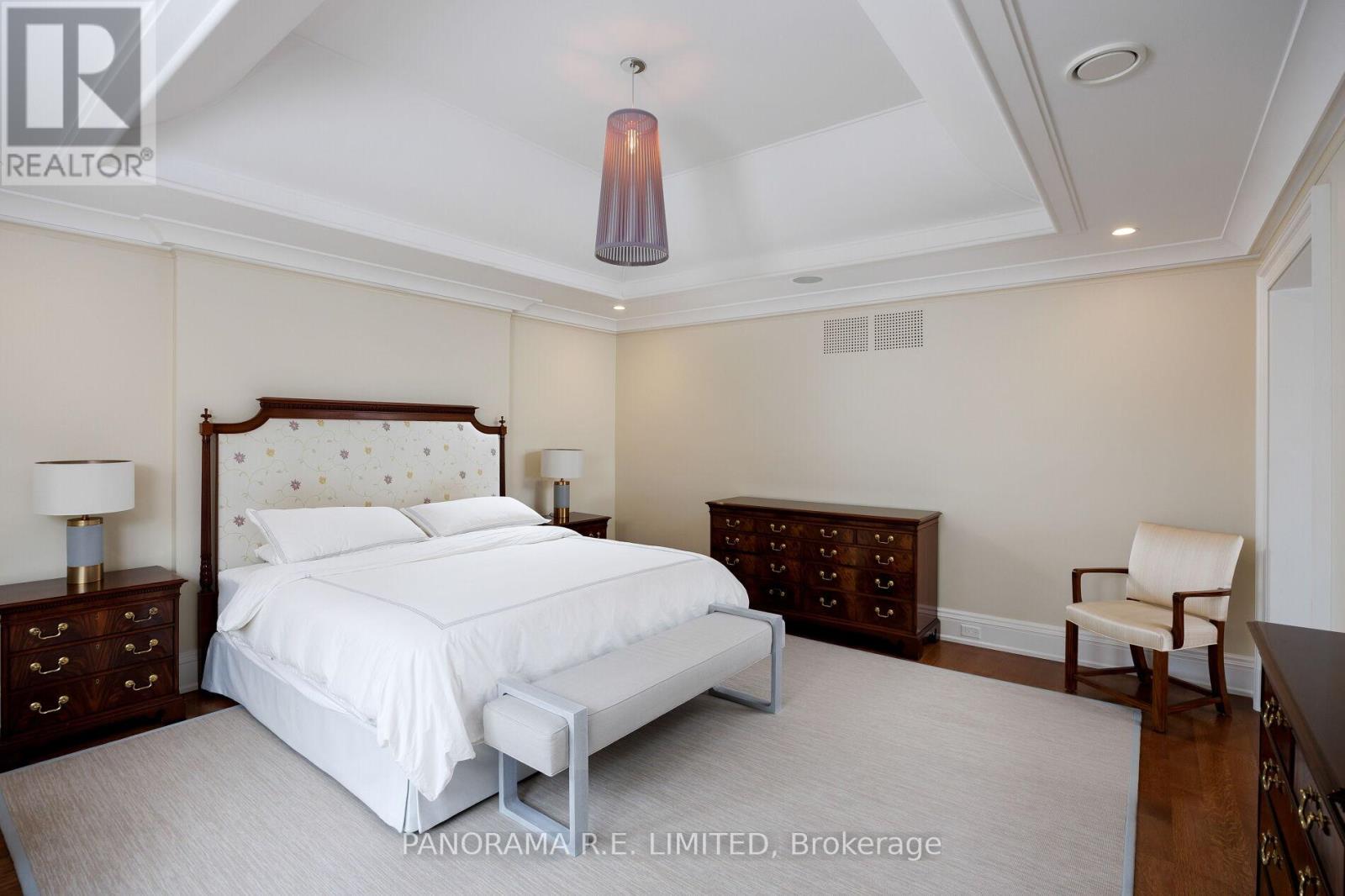 19 Graystone Gardens, Toronto, Ontario  M8Z 3C2 - Photo 27 - W12408881