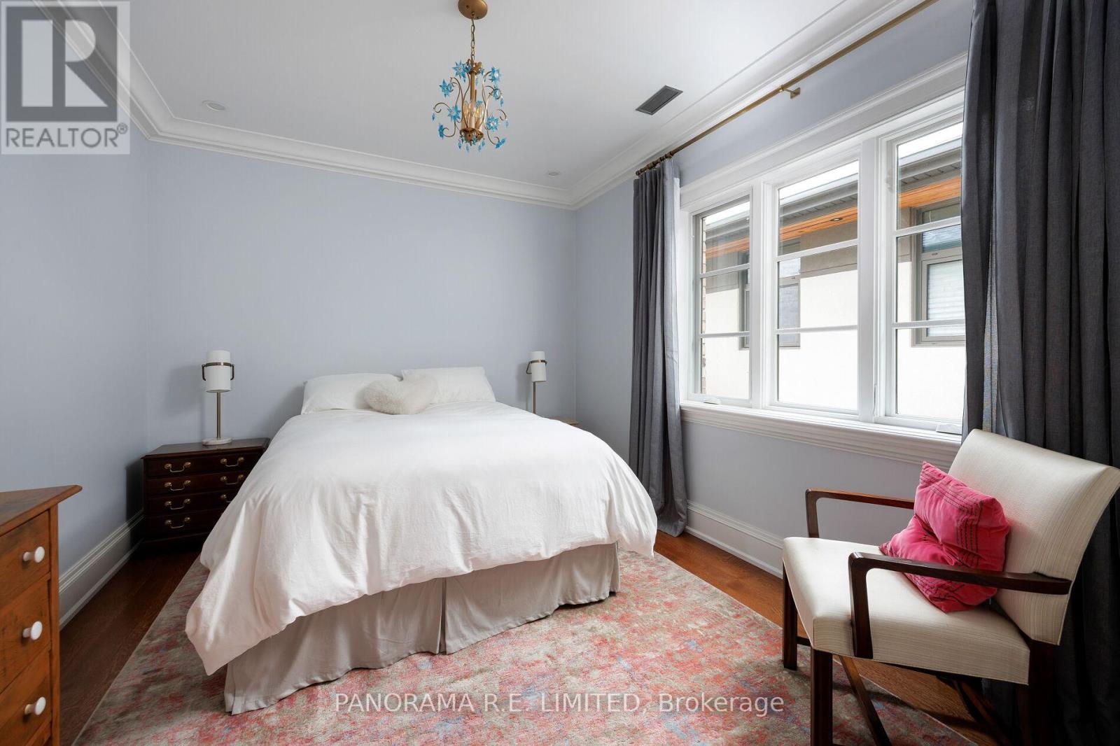 19 Graystone Gardens, Toronto, Ontario  M8Z 3C2 - Photo 34 - W12408881