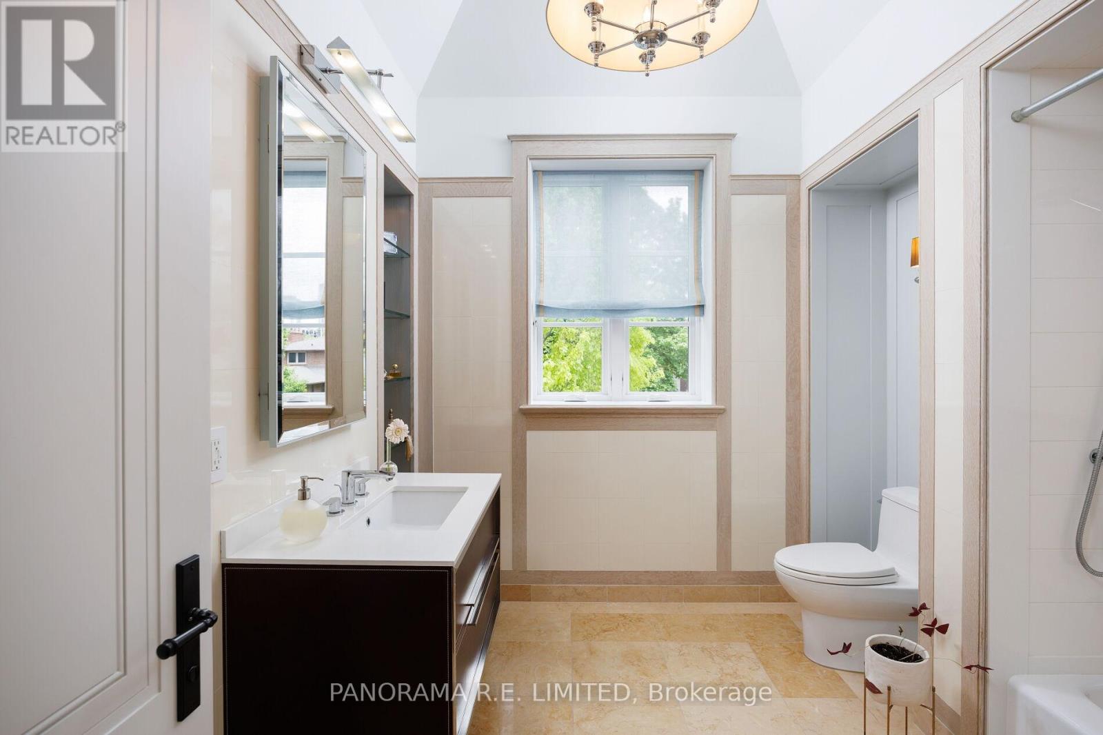 19 Graystone Gardens, Toronto, Ontario  M8Z 3C2 - Photo 35 - W12408881