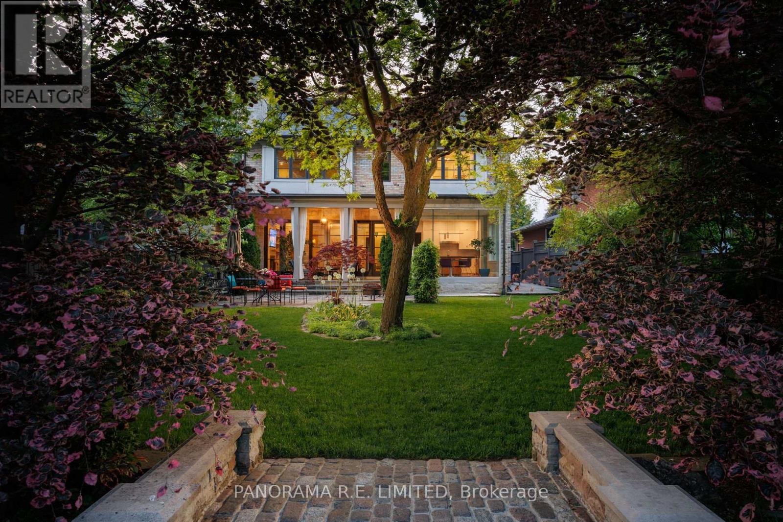 19 Graystone Gardens, Toronto, Ontario  M8Z 3C2 - Photo 45 - W12408881